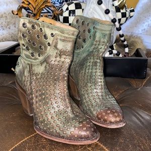 Corral rustic turquoise ankle fashion boot